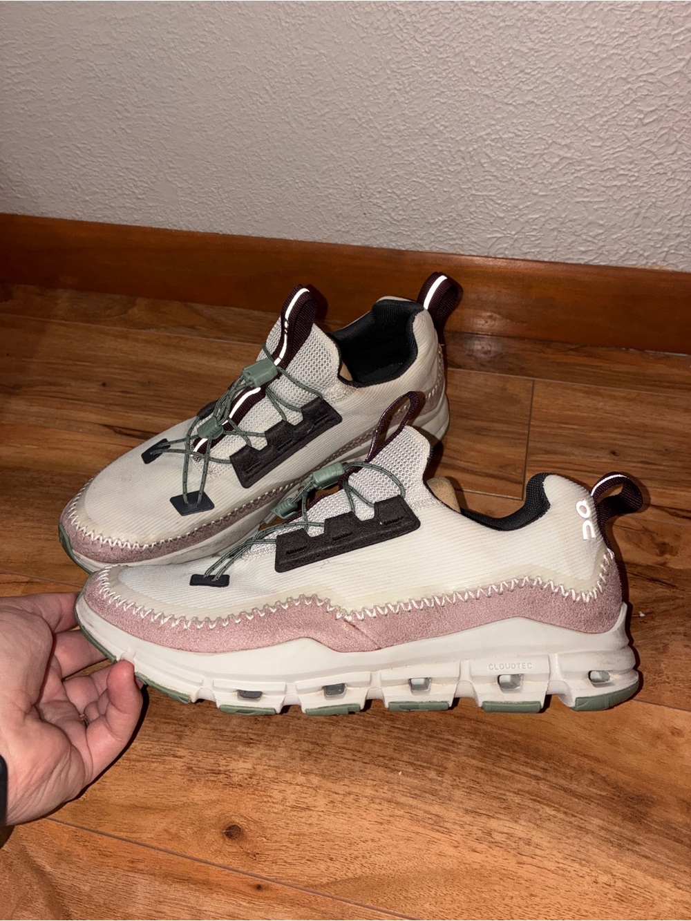 On Cloud Women’s Cloudaway Running Shoe Sneakers White Ice Moss - size 9 - Picture 2 of 11